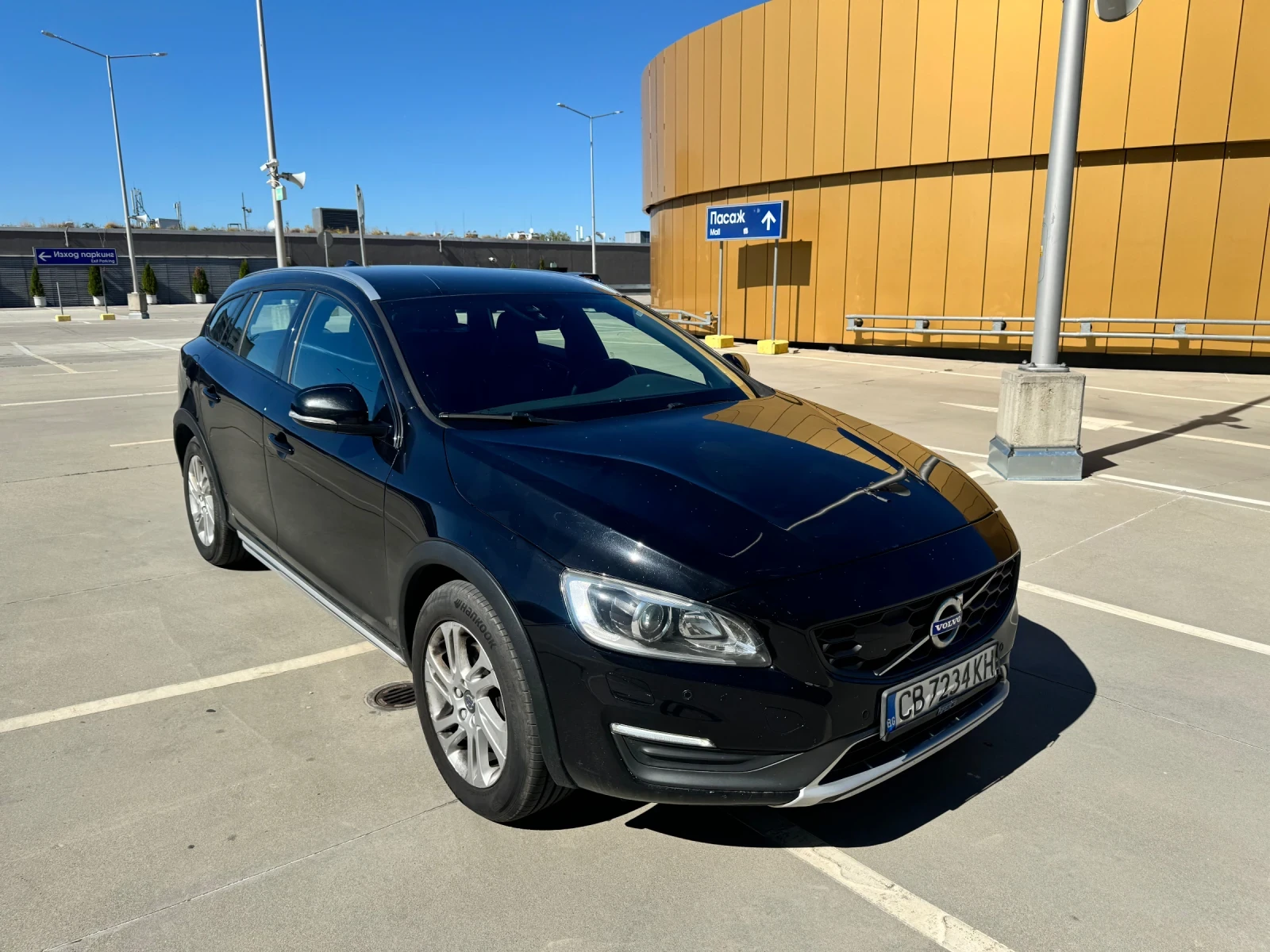 Volvo V60 Cross Country D4   4X4 - изображение 2