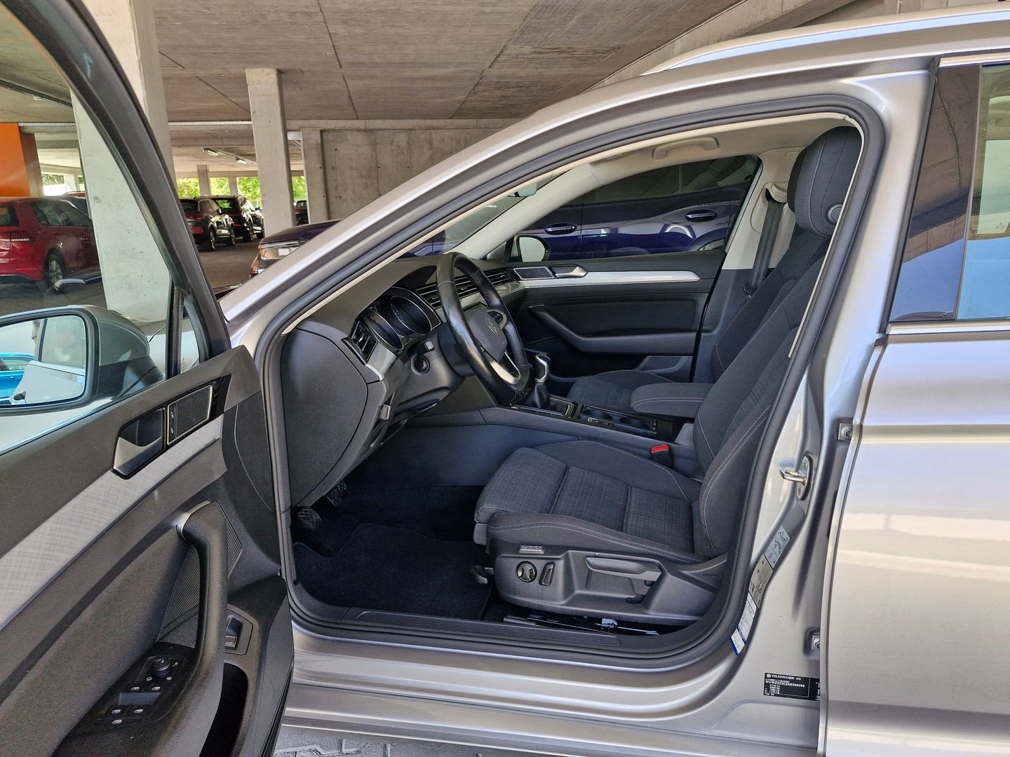 VW Passat Business 2.0 TDI SCR - изображение 5