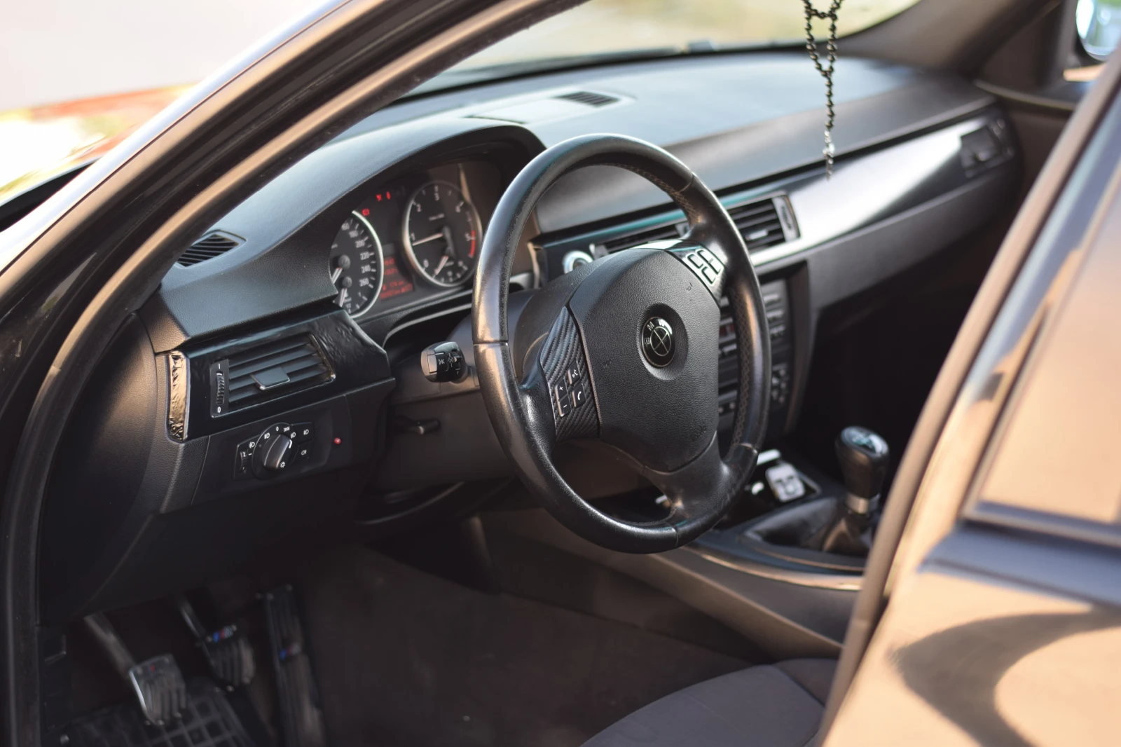 BMW 320  - изображение 6