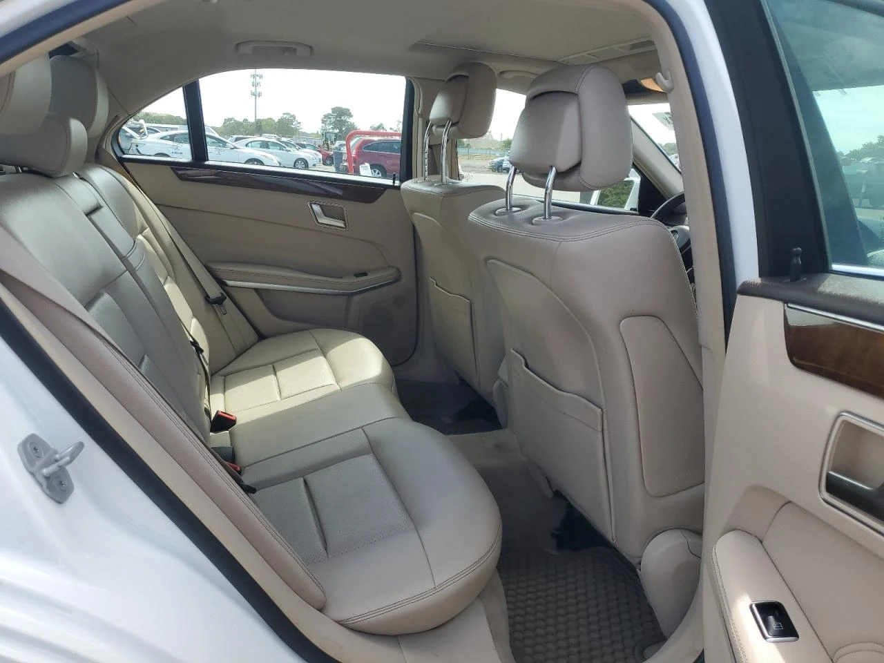 Mercedes-Benz E 350  - изображение 10