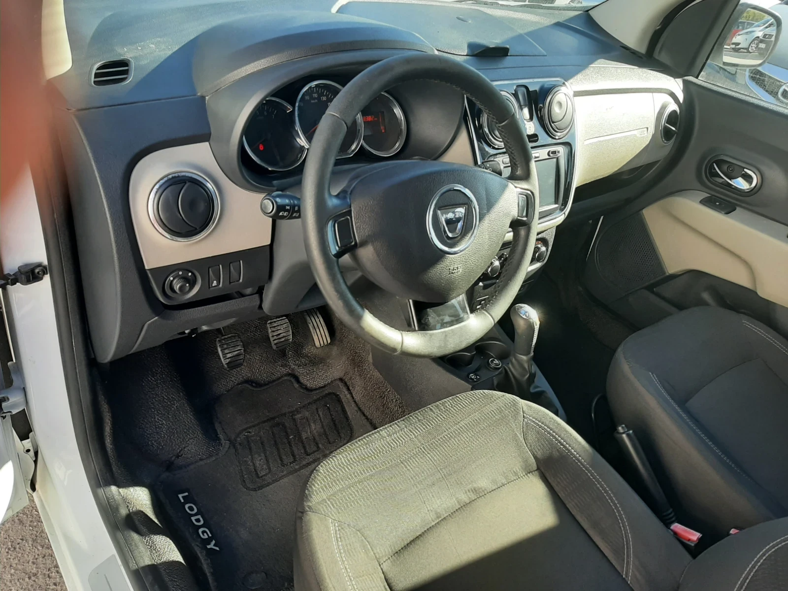 Dacia Lodgy 1.6 ГАЗ-БЕНЗИН  - изображение 9