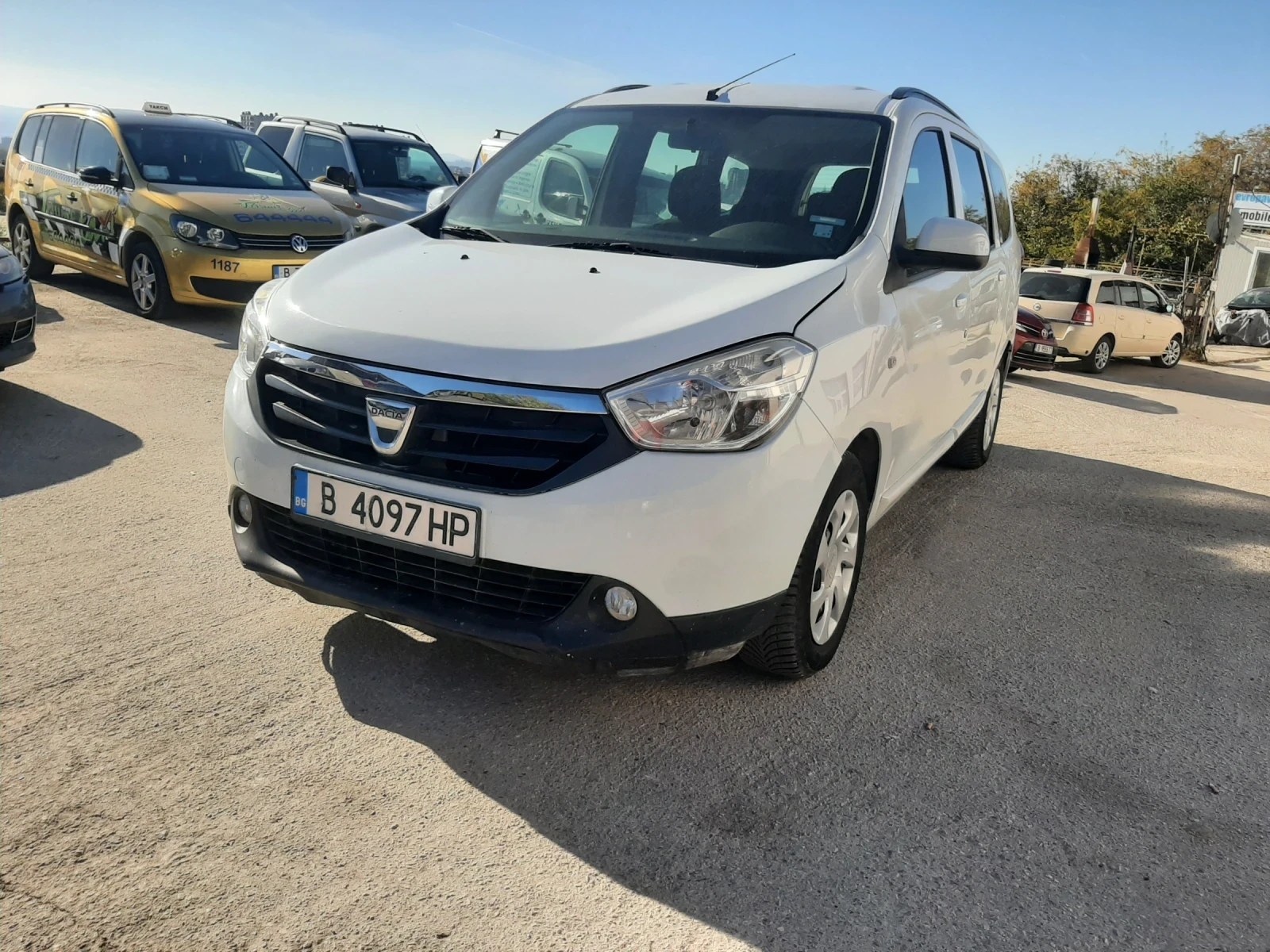 Dacia Lodgy 1.6 ГАЗ-БЕНЗИН  - изображение 2