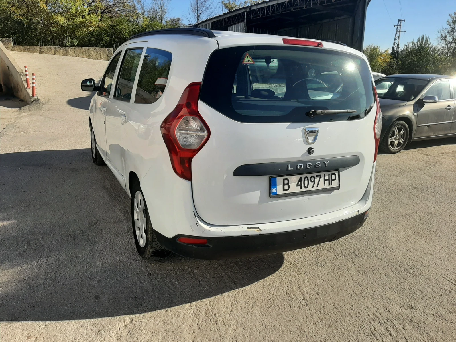 Dacia Lodgy 1.6 ГАЗ-БЕНЗИН  - изображение 7