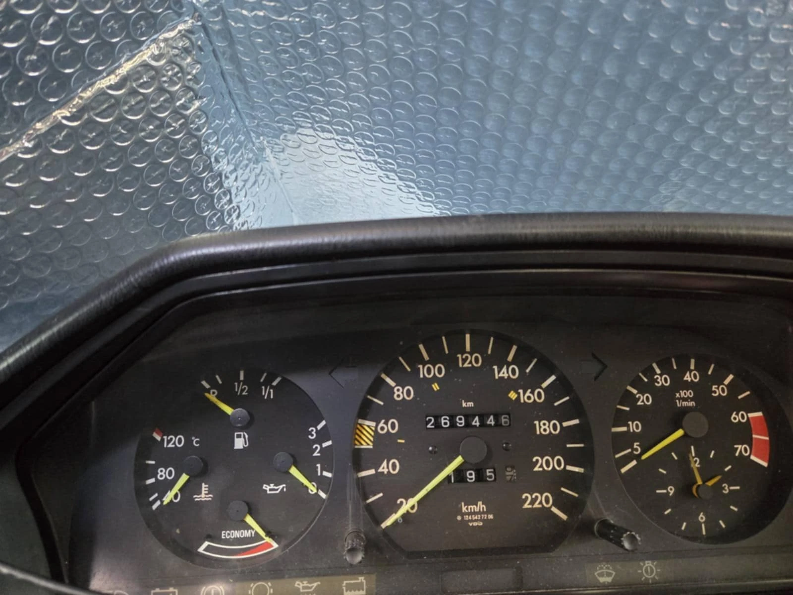 Mercedes-Benz E 200  - изображение 6