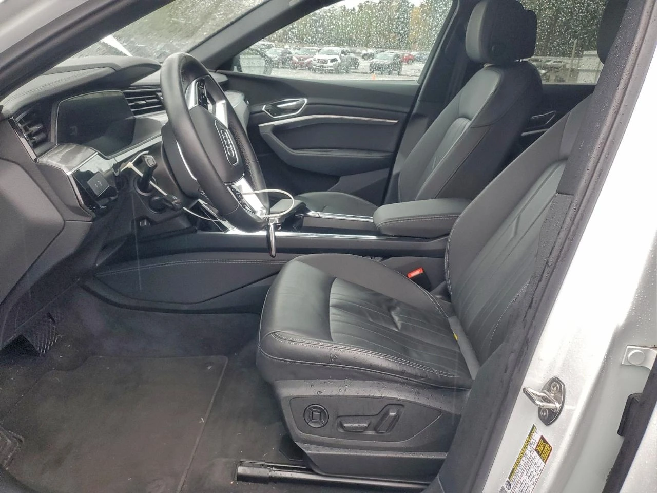 Audi E-Tron PREMIUM*  - изображение 9