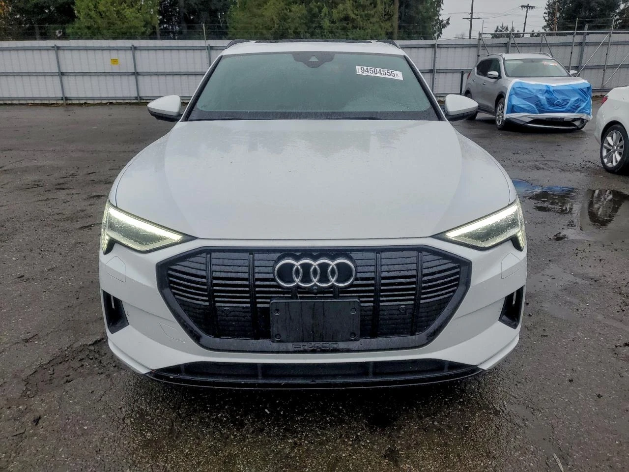 Audi E-Tron PREMIUM*  - изображение 2