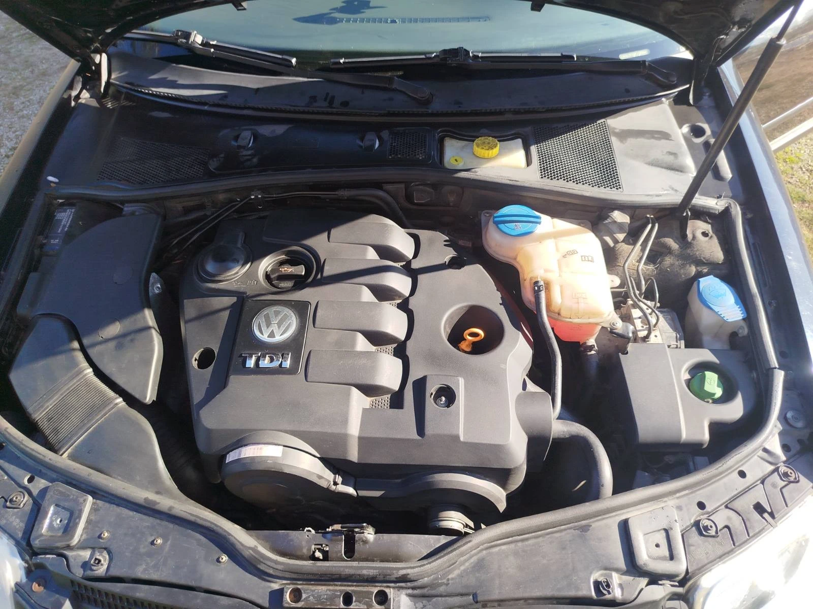 VW Passat 1.9tdi, снимка 11 - Автомобили и джипове - 53657955