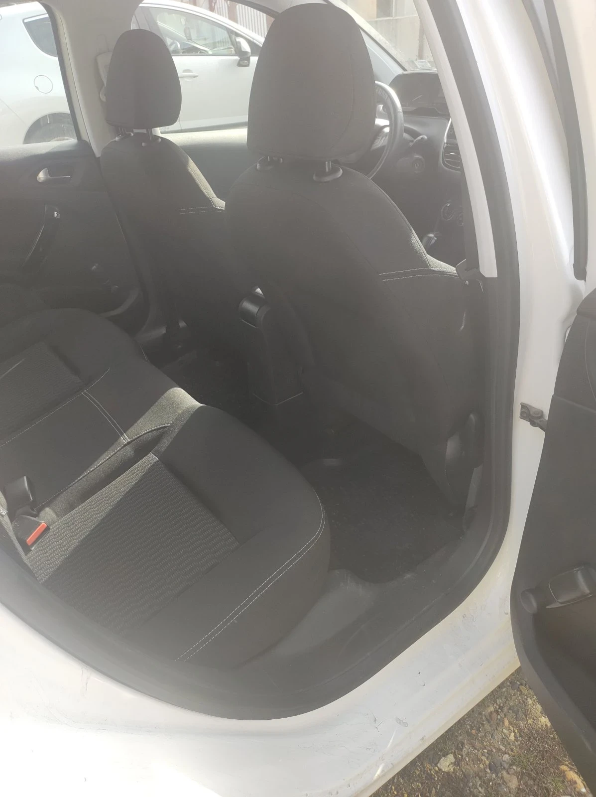 Peugeot 208 �����  | Mobile.bg � ����������� 10