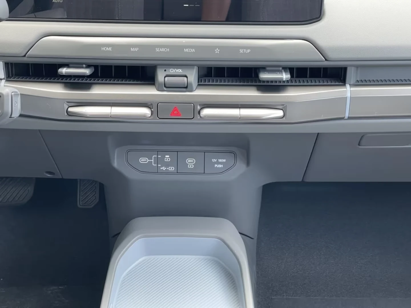 Kia EV3 AIR 58.3kwh DISTRONIC Keyless Winter Package B/S, снимка 12 - Автомобили и джипове - 54006881