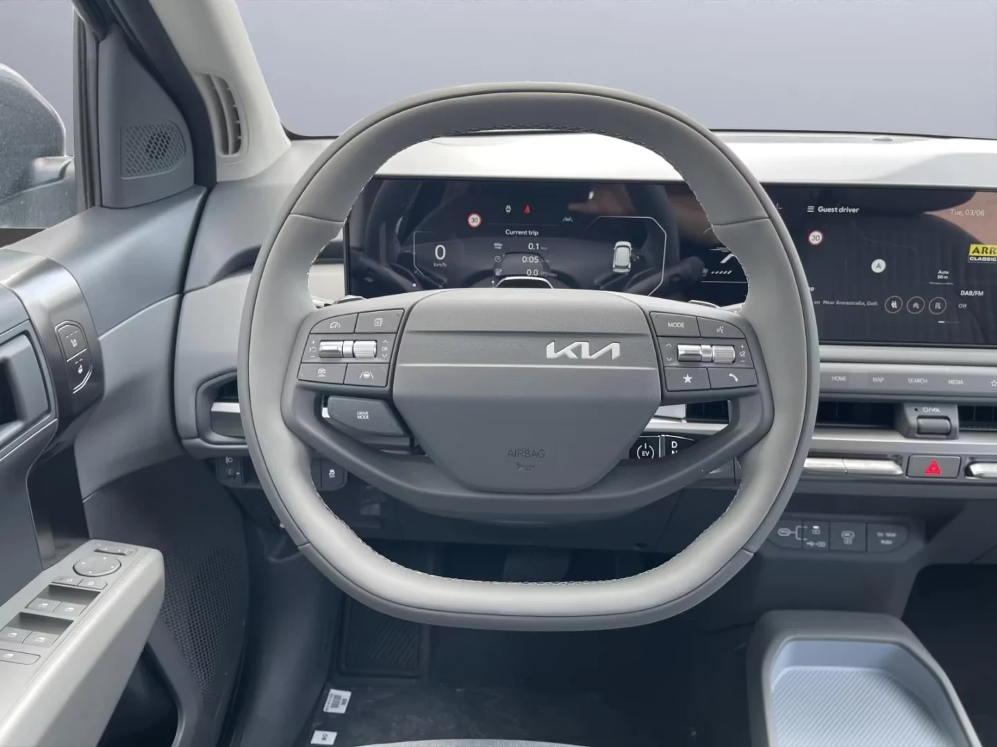 Kia EV3 AIR 58.3kwh DISTRONIC Keyless Winter Package B/S, снимка 8 - Автомобили и джипове - 54006881