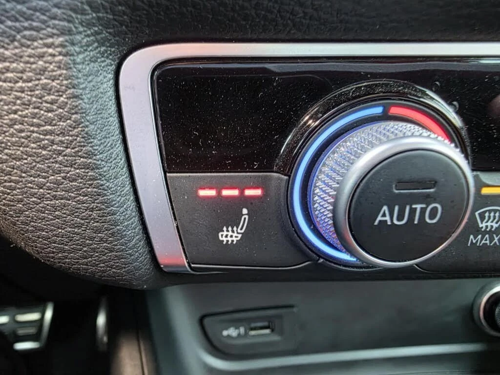 Audi S3 quattro* Technik* АвтоКредит* (ЦЕНА ДО БГ), снимка 12 - Автомобили и джипове - 54217157