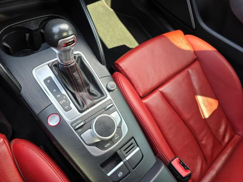 Audi S3 quattro* Technik* АвтоКредит* (ЦЕНА ДО БГ), снимка 13 - Автомобили и джипове - 54217157