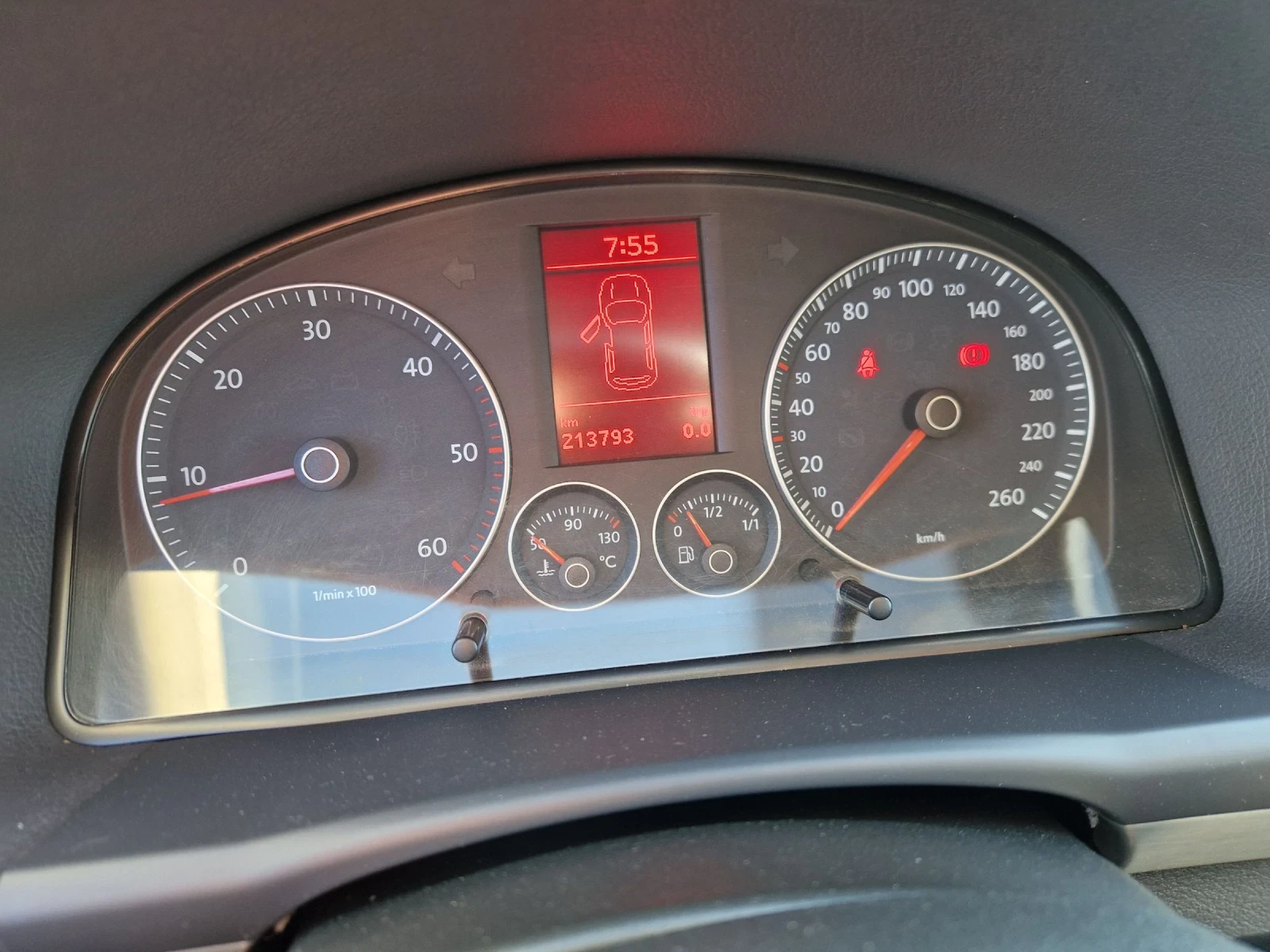 VW Touran 2.0TDI 140HP.ITALIA, снимка 12 - Автомобили и джипове - 54299705