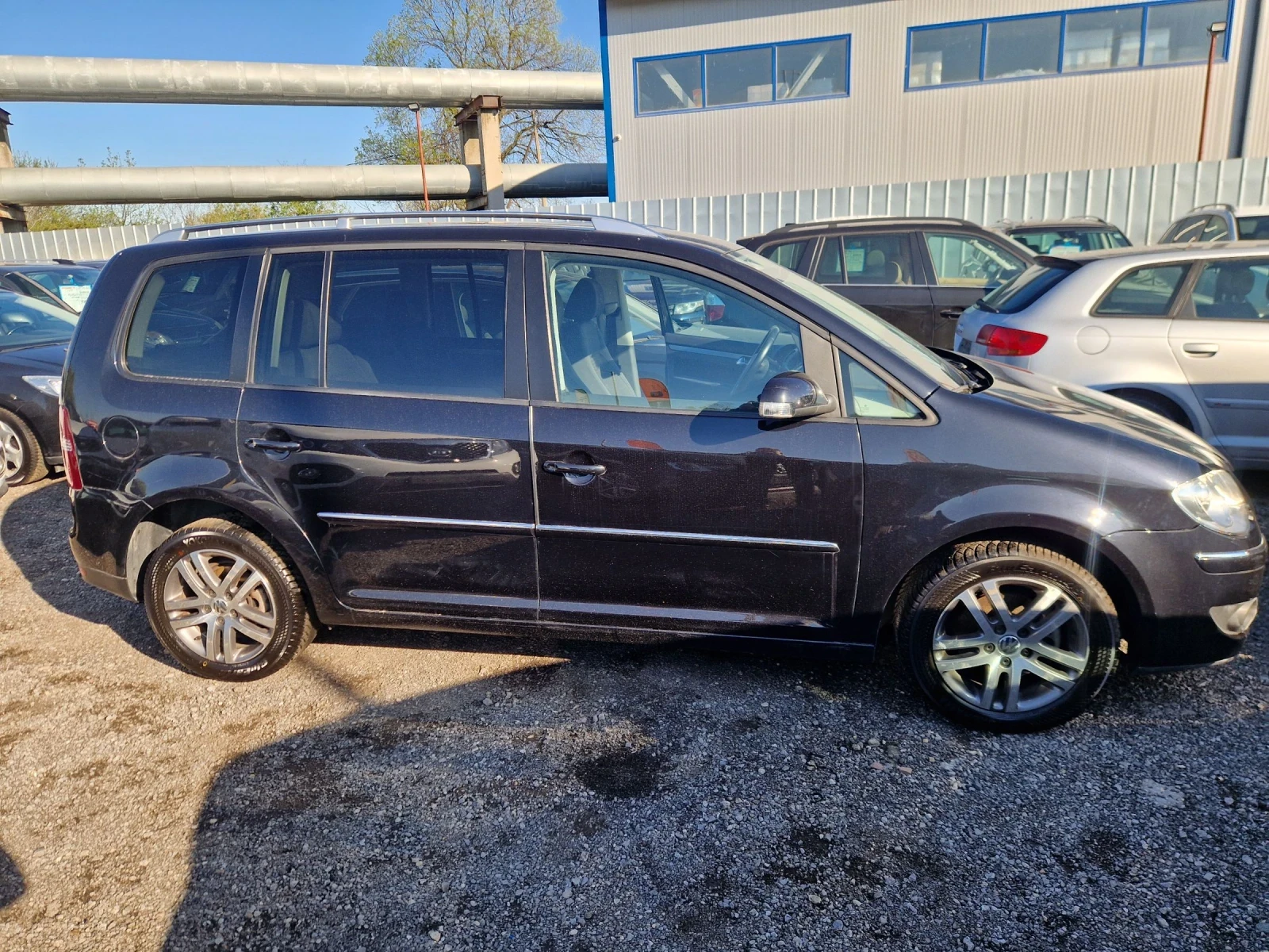 VW Touran 2.0TDI 140HP.ITALIA, снимка 16 - Автомобили и джипове - 54299705
