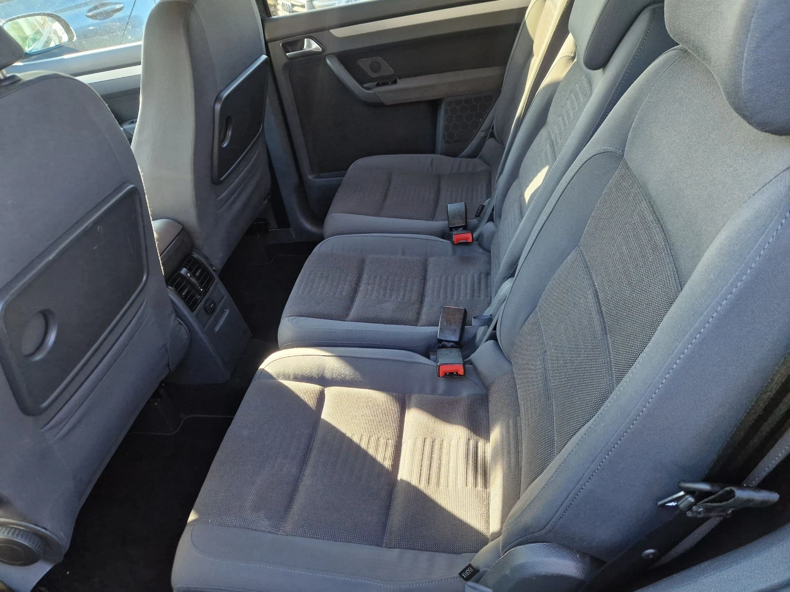 VW Touran 2.0TDI 140HP.ITALIA, снимка 9 - Автомобили и джипове - 54299705