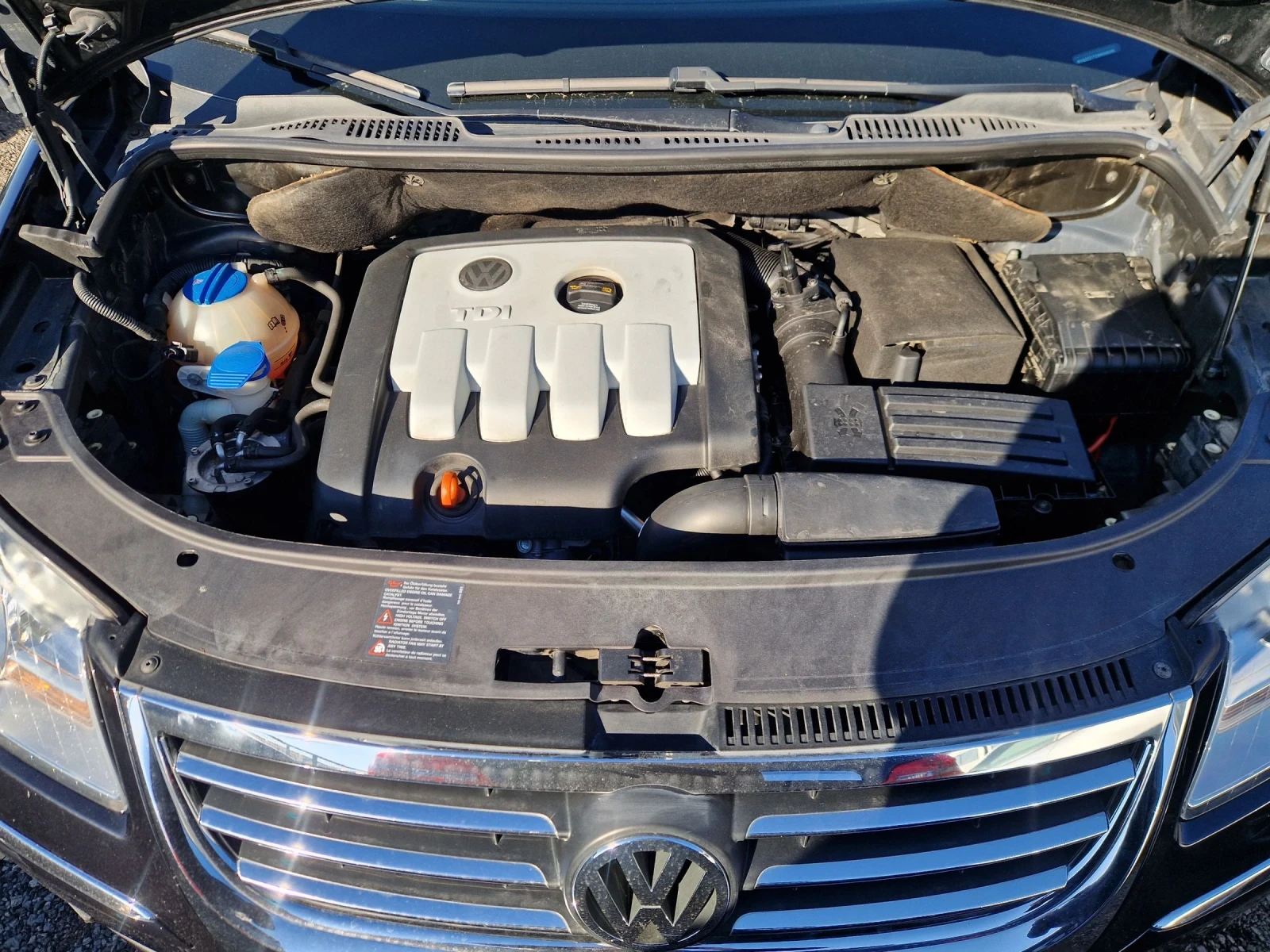 VW Touran 2.0TDI 140HP.ITALIA, снимка 14 - Автомобили и джипове - 54299705