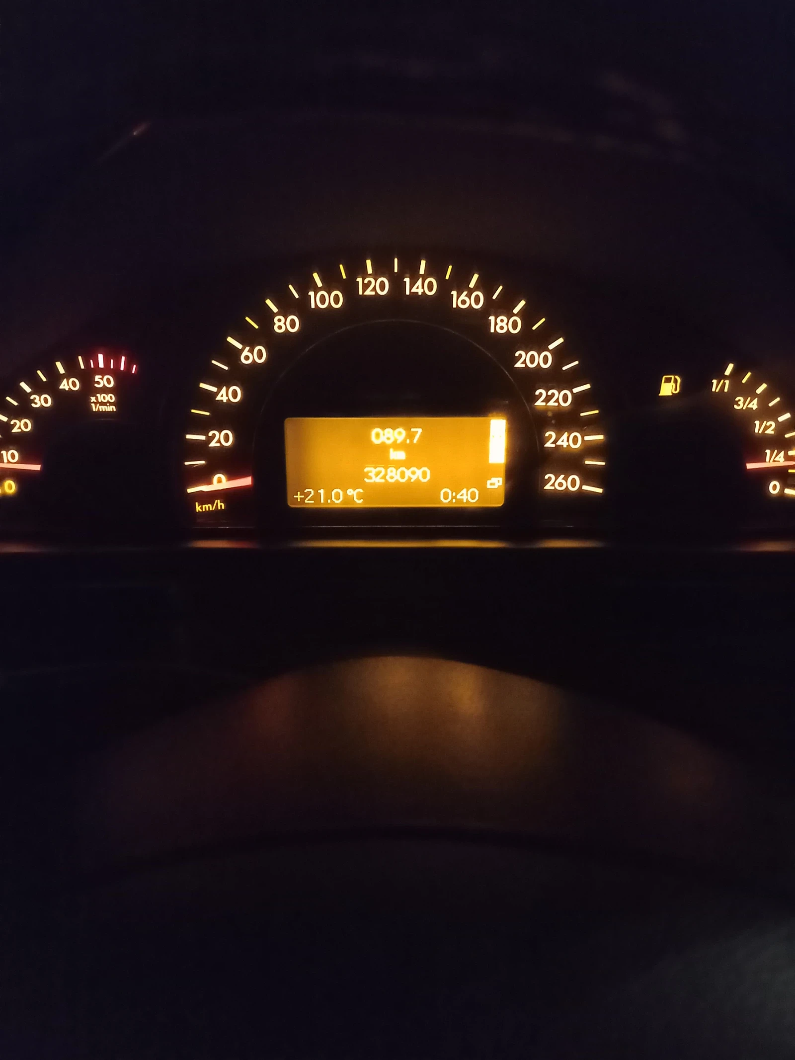 Mercedes-Benz C 220, снимка 11 - Автомобили и джипове - 54906227