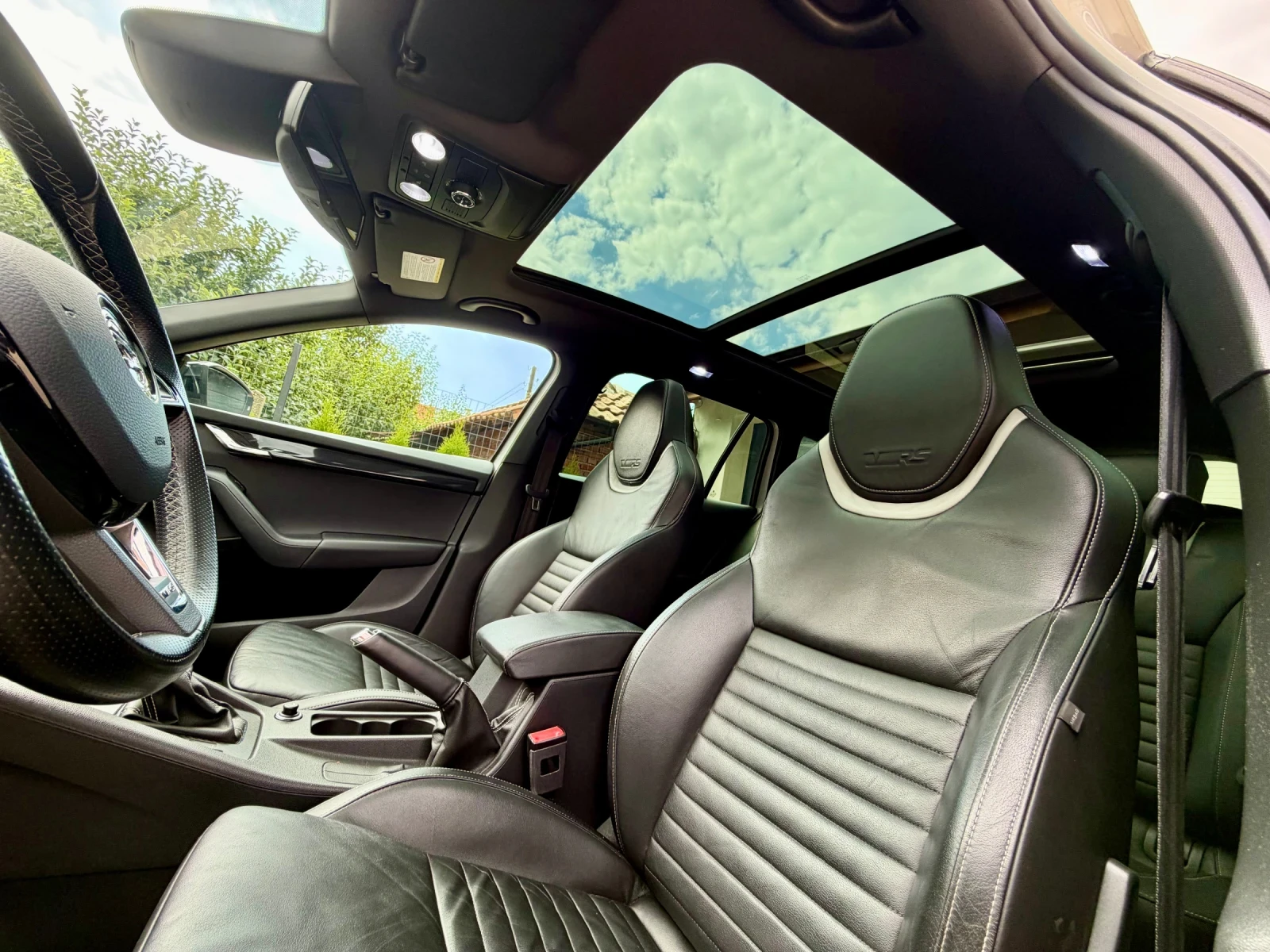 Skoda Octavia vRS 2.0 TDI DSG Carbon , снимка 10 - Автомобили и джипове - 55129680