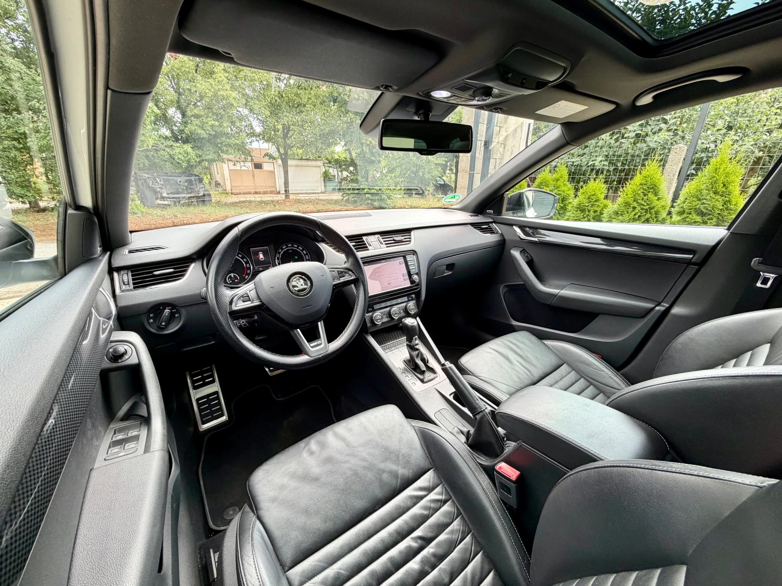 Skoda Octavia vRS 2.0 TDI DSG Carbon , снимка 11 - Автомобили и джипове - 55129680