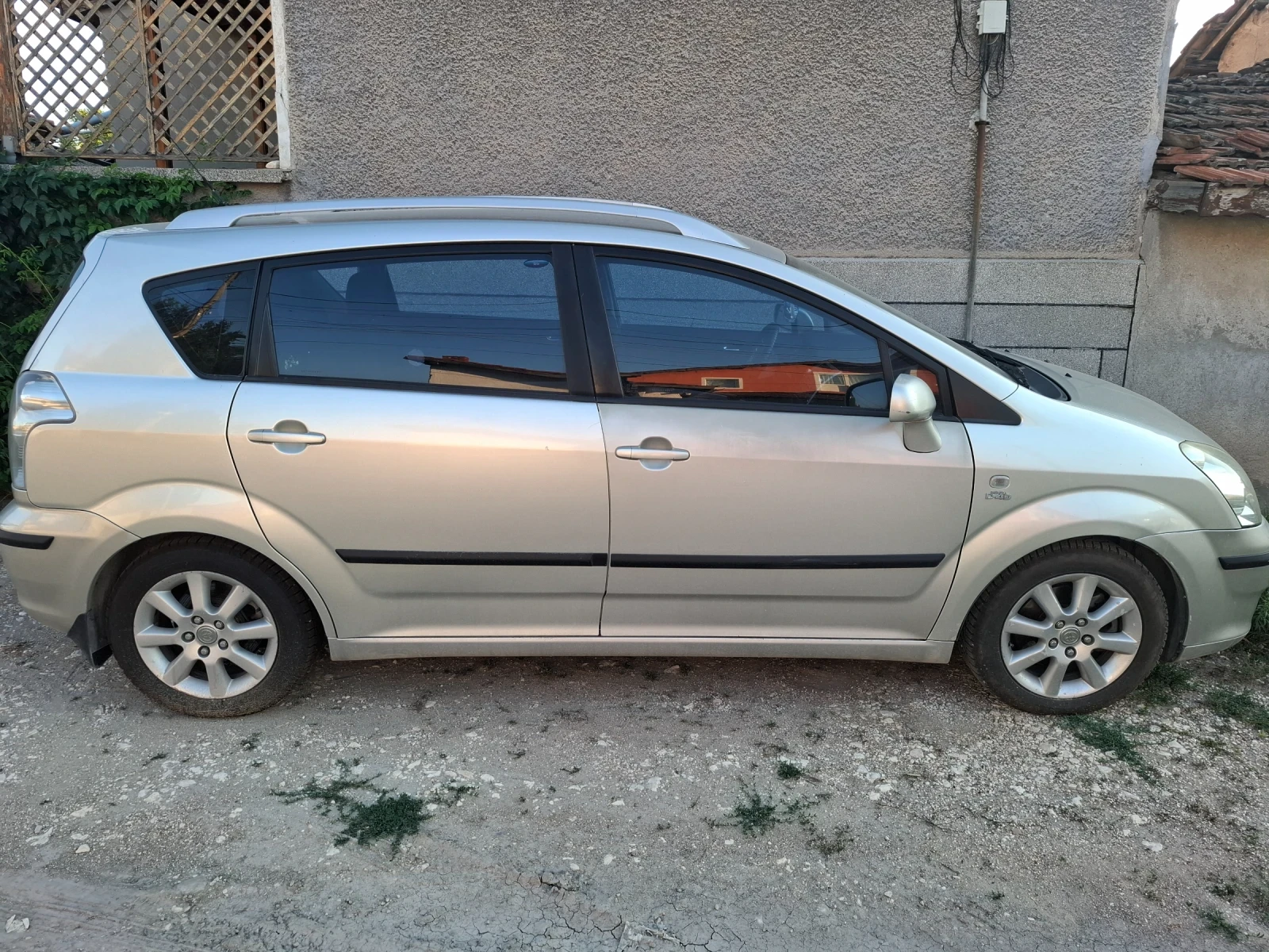 Toyota Corolla verso, снимка 2 - Автомобили и джипове - 55467130