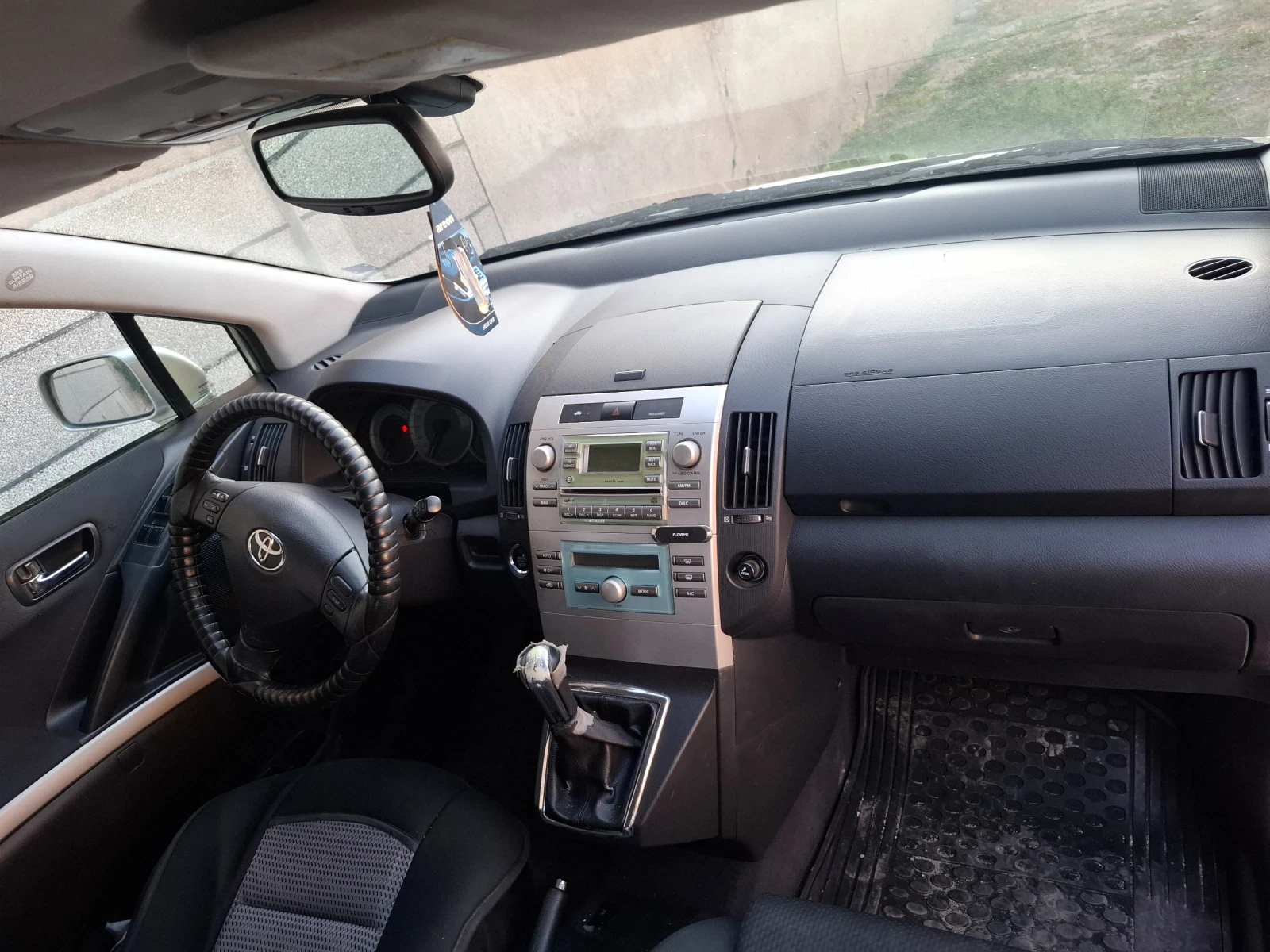 Toyota Corolla verso, снимка 4 - Автомобили и джипове - 55467130