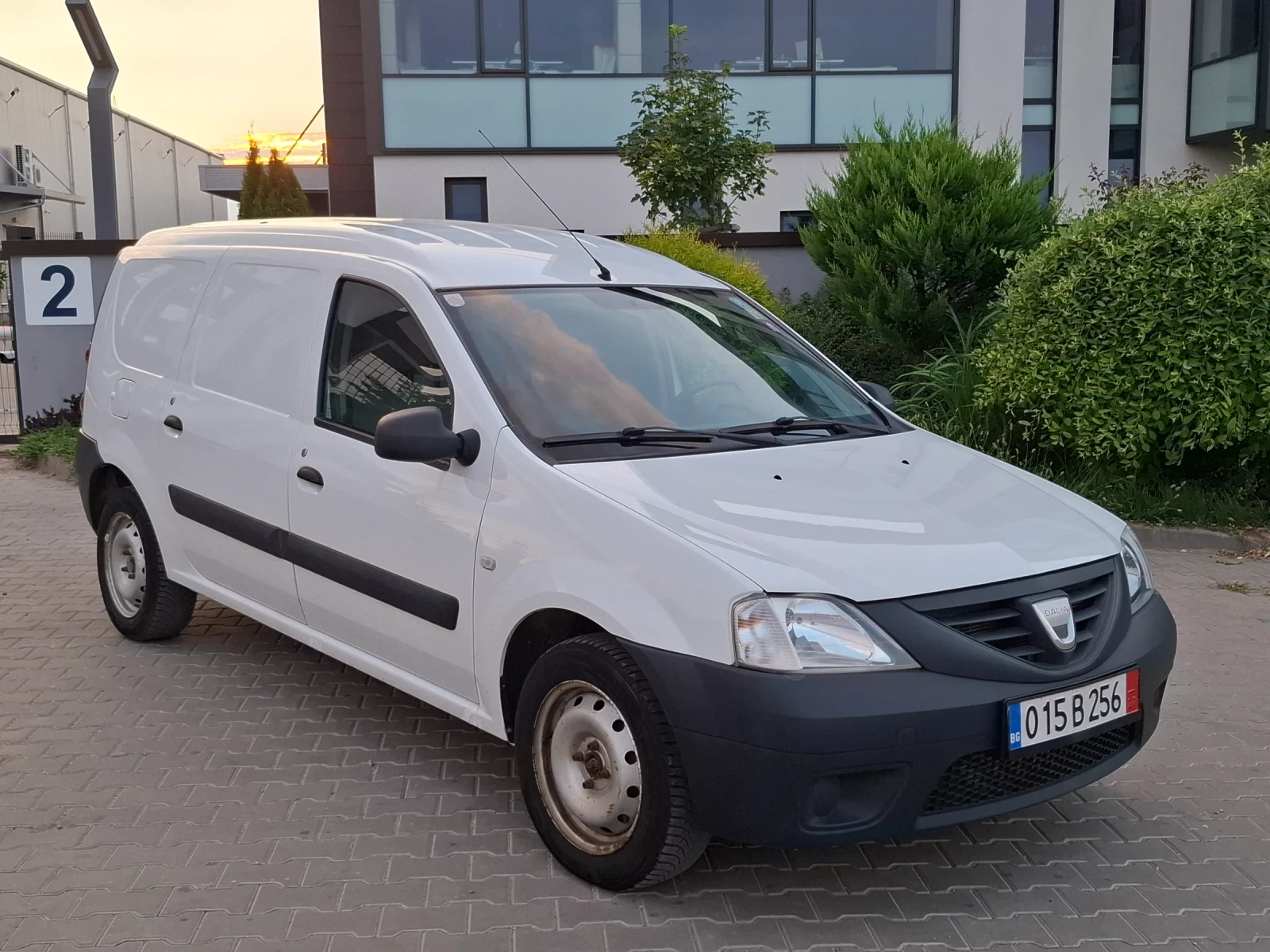 Dacia Logan 1.5DCI* (75кс)* KLIMATIK* НОВ ВНОС* , снимка 11 - Автомобили и джипове - 55710830