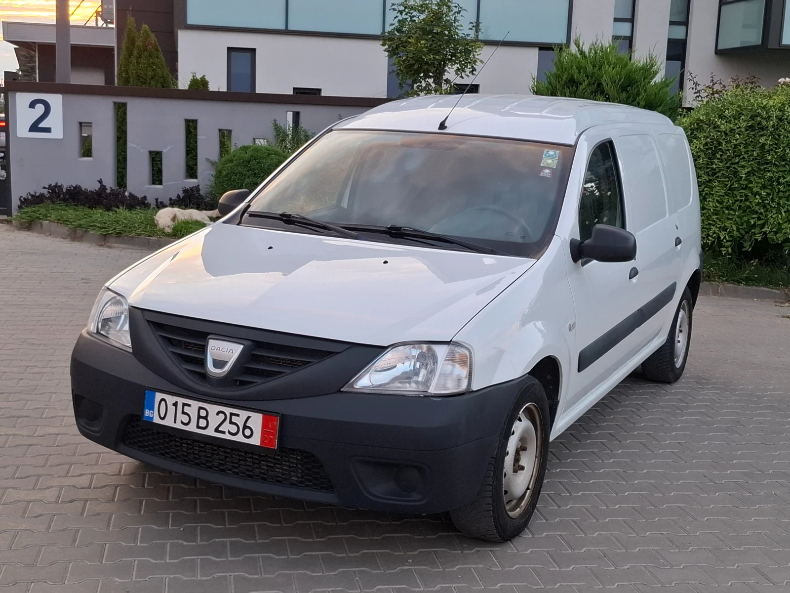 Dacia Logan 1.5DCI* (75кс)* KLIMATIK* НОВ ВНОС* , снимка 2 - Автомобили и джипове - 55710830