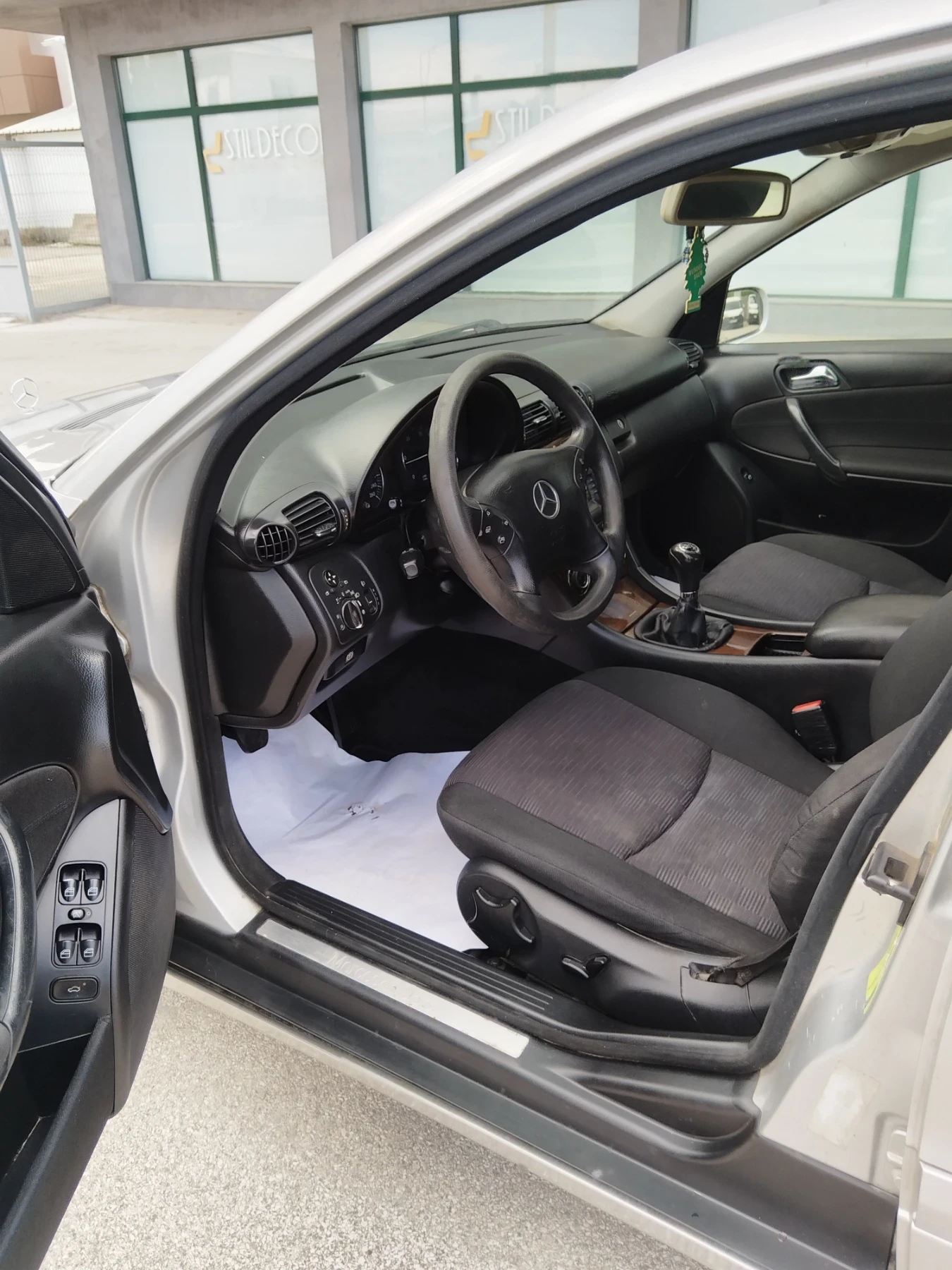 Mercedes-Benz C 200 2.2 CDI, снимка 11 - Автомобили и джипове - 55847858