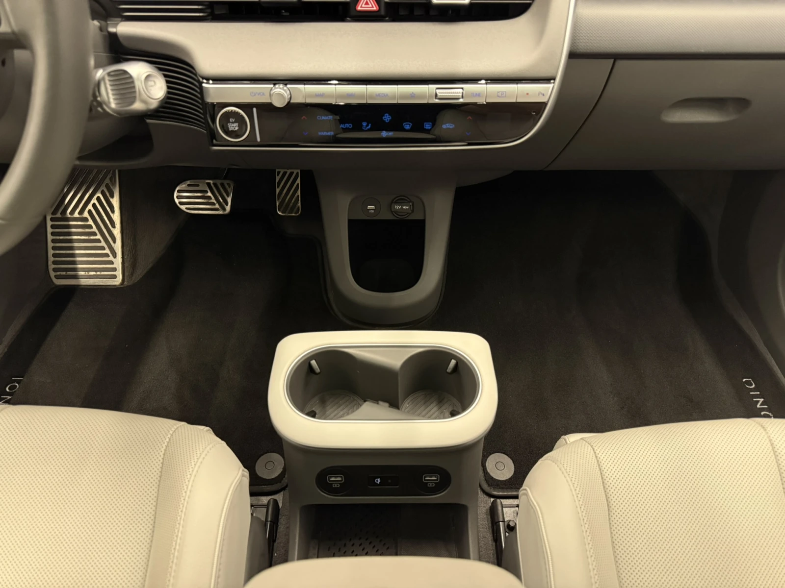 Hyundai Ioniq 5 PREMIUM 77kWh AWD, снимка 14 - Автомобили и джипове - 55936304