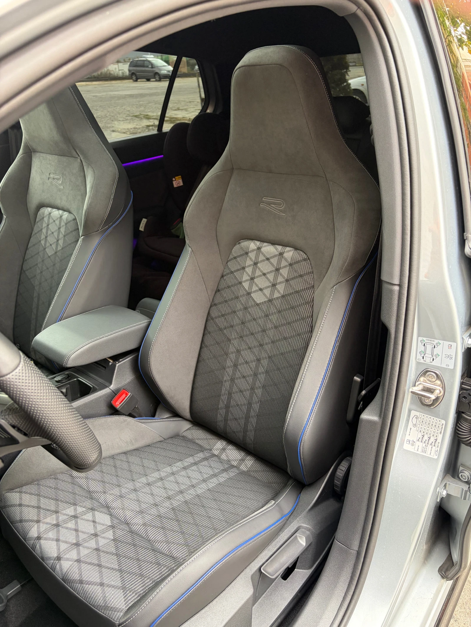 VW Golf R-Line PLUS 4MOTION , снимка 8 - Автомобили и джипове - 56690580