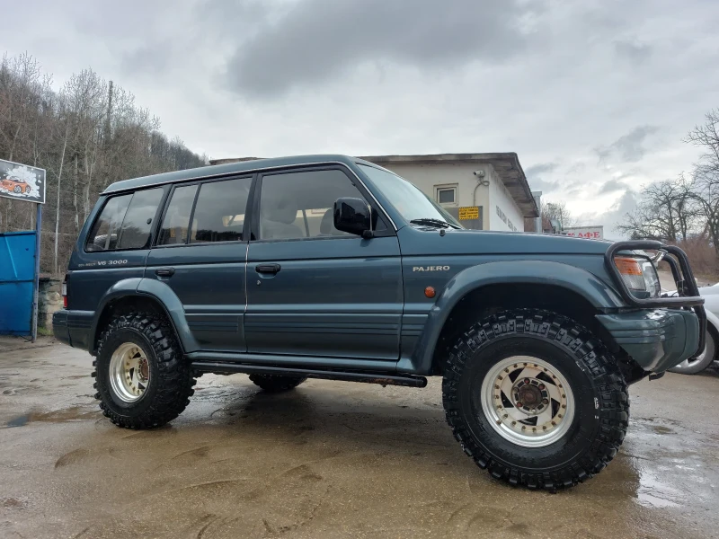 Mitsubishi Pajero, снимка 2 - Автомобили и джипове - 47884377