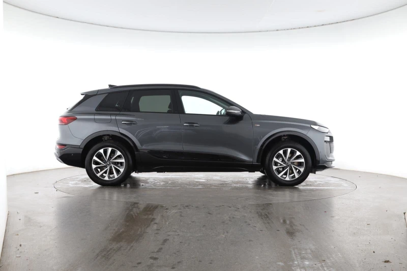 Audi Q6 83kW* S-LINE* DISTR* KEYLESS* 360CAM* , снимка 3 - Автомобили и джипове - 52747548