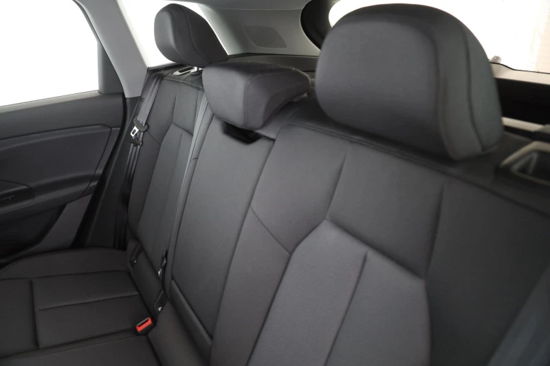 Audi Q6 83kW* S-LINE* DISTR* KEYLESS* 360CAM* , снимка 14 - Автомобили и джипове - 52747548