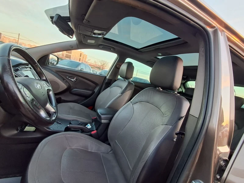 Hyundai IX35 2.0 4x4 AВТОМАТ, снимка 13 - Автомобили и джипове - 52801310