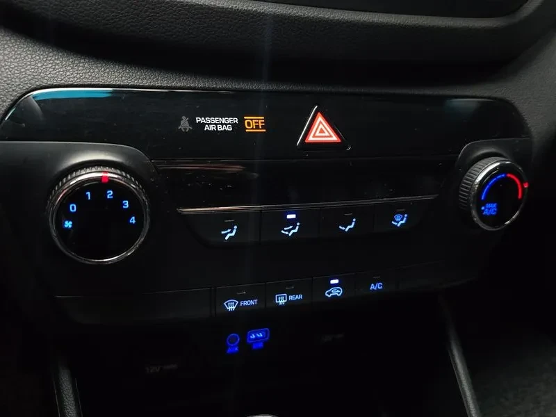 Hyundai Tucson 2.0 4Wd Style, снимка 17 - Автомобили и джипове - 53561634