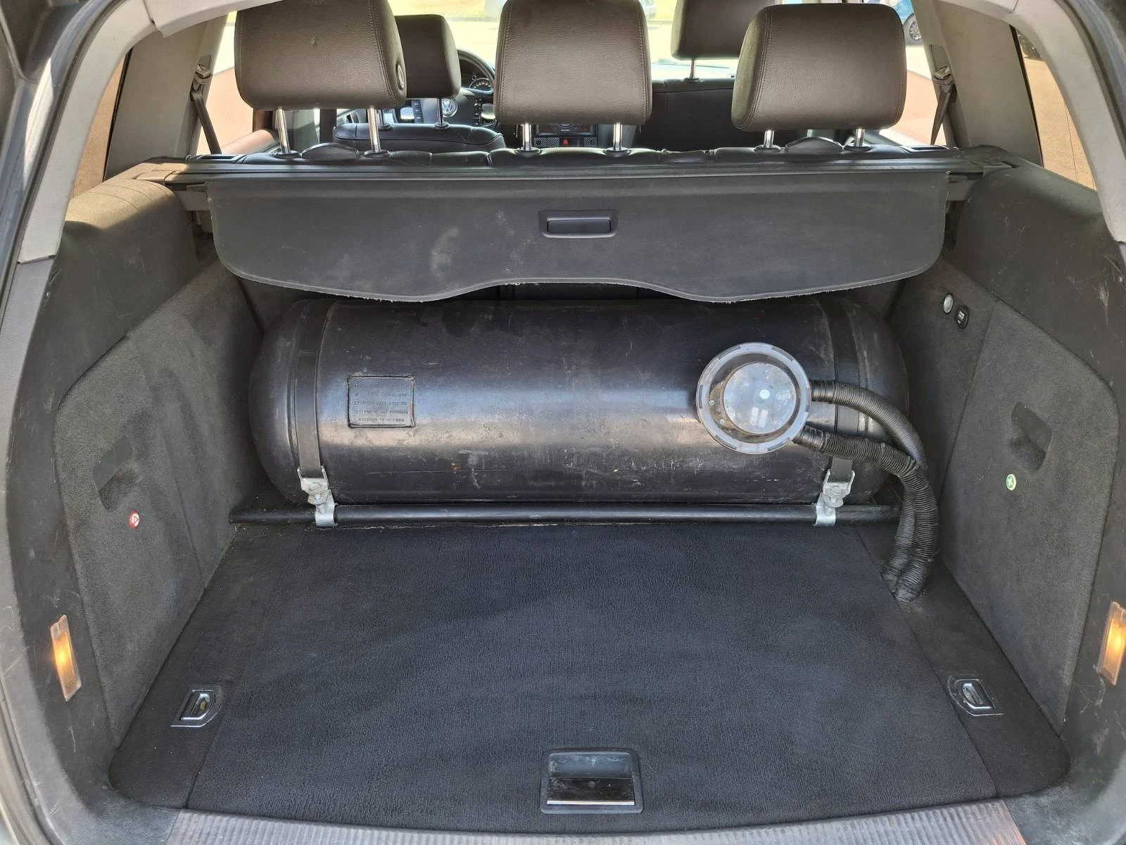 VW Touareg 3.2 - изображение 7