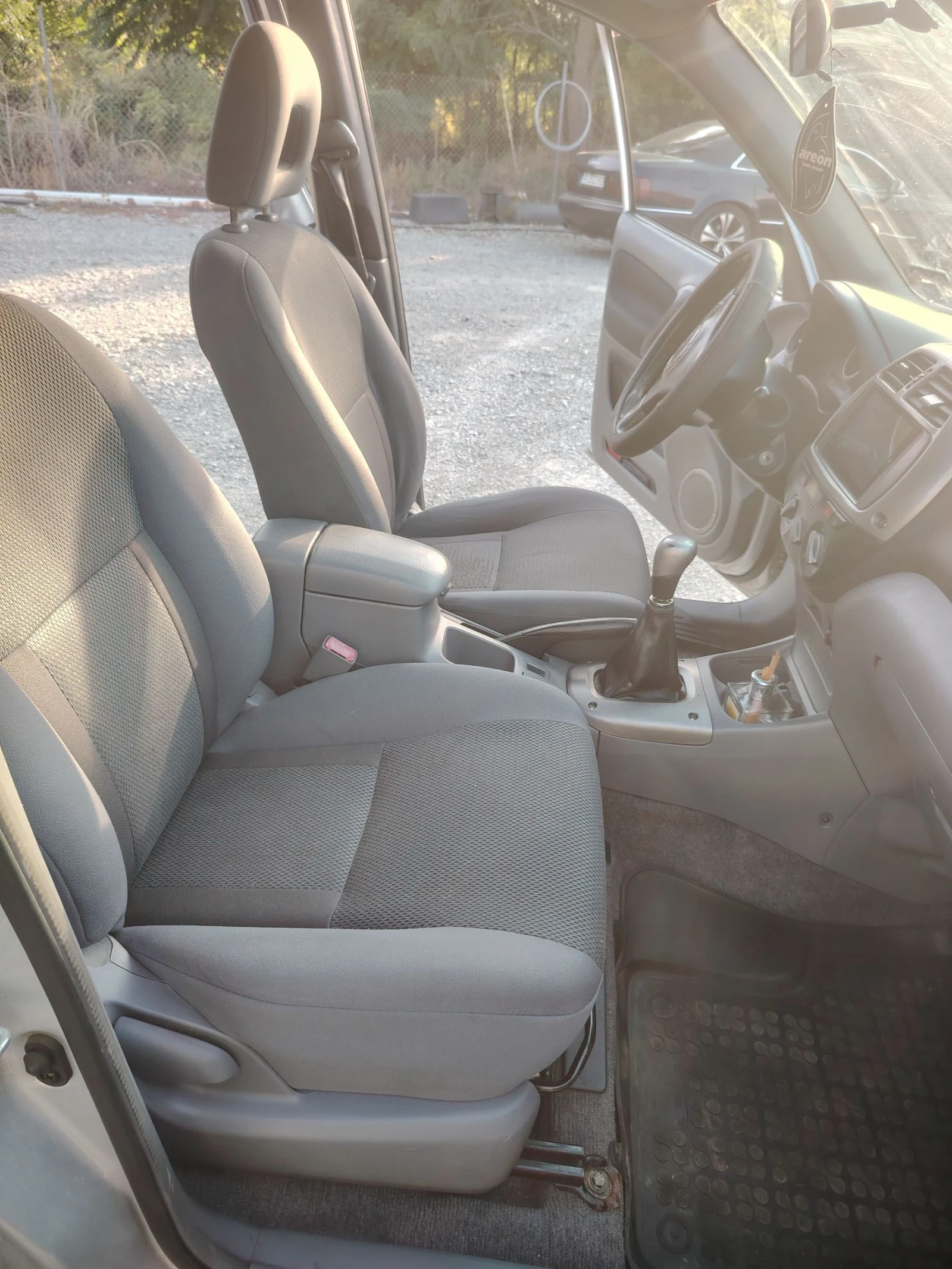 Toyota Rav4 2.0 D4D - изображение 5