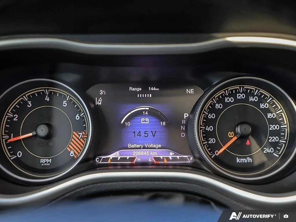 Jeep Cherokee * TrailhawkAS TRADED, ACCIDENT FREE, BACKUP CAM, 4 | Mobile.bg � ����������� 15