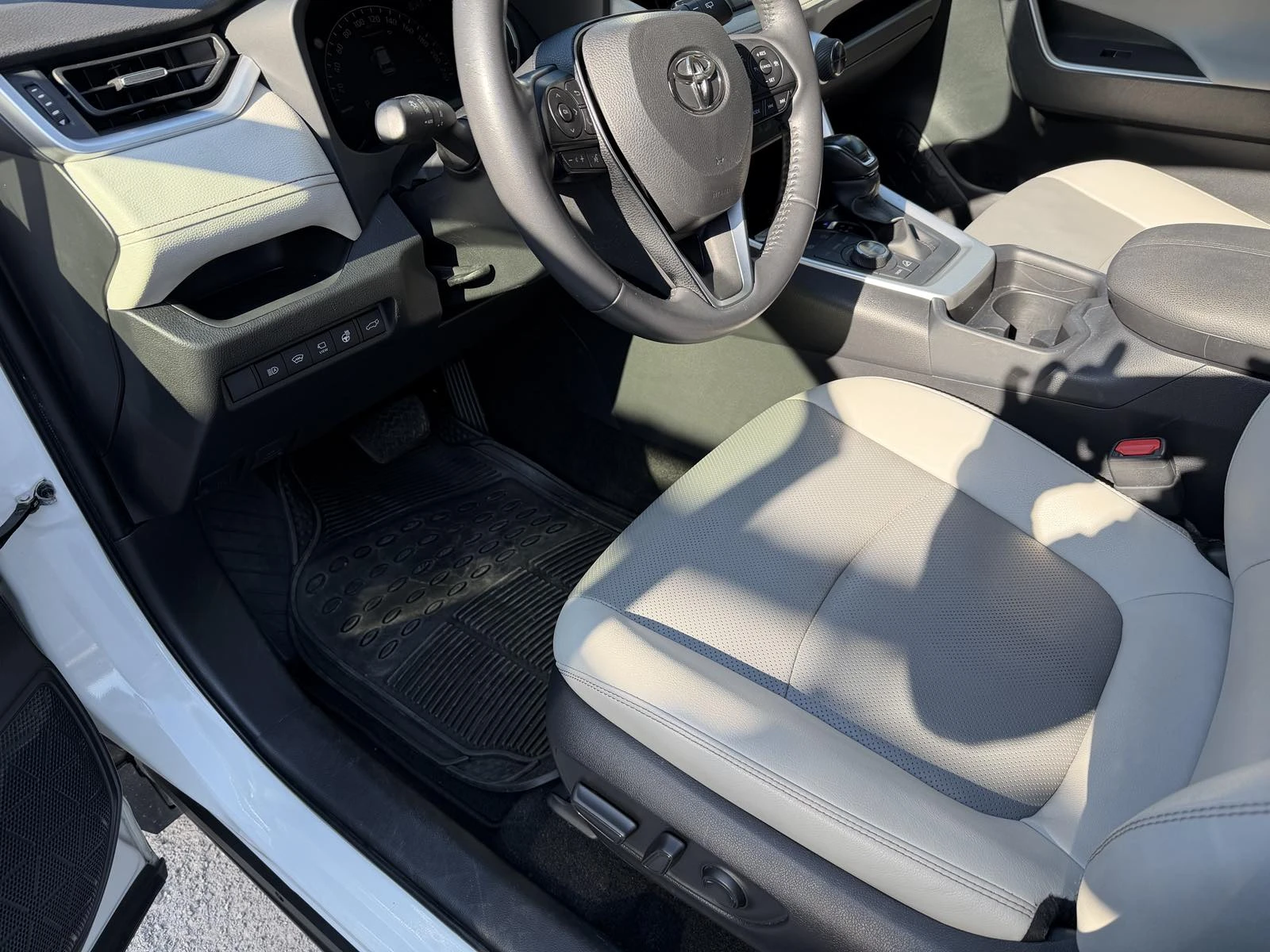 Toyota Rav4, снимка 8 - Автомобили и джипове - 54144541