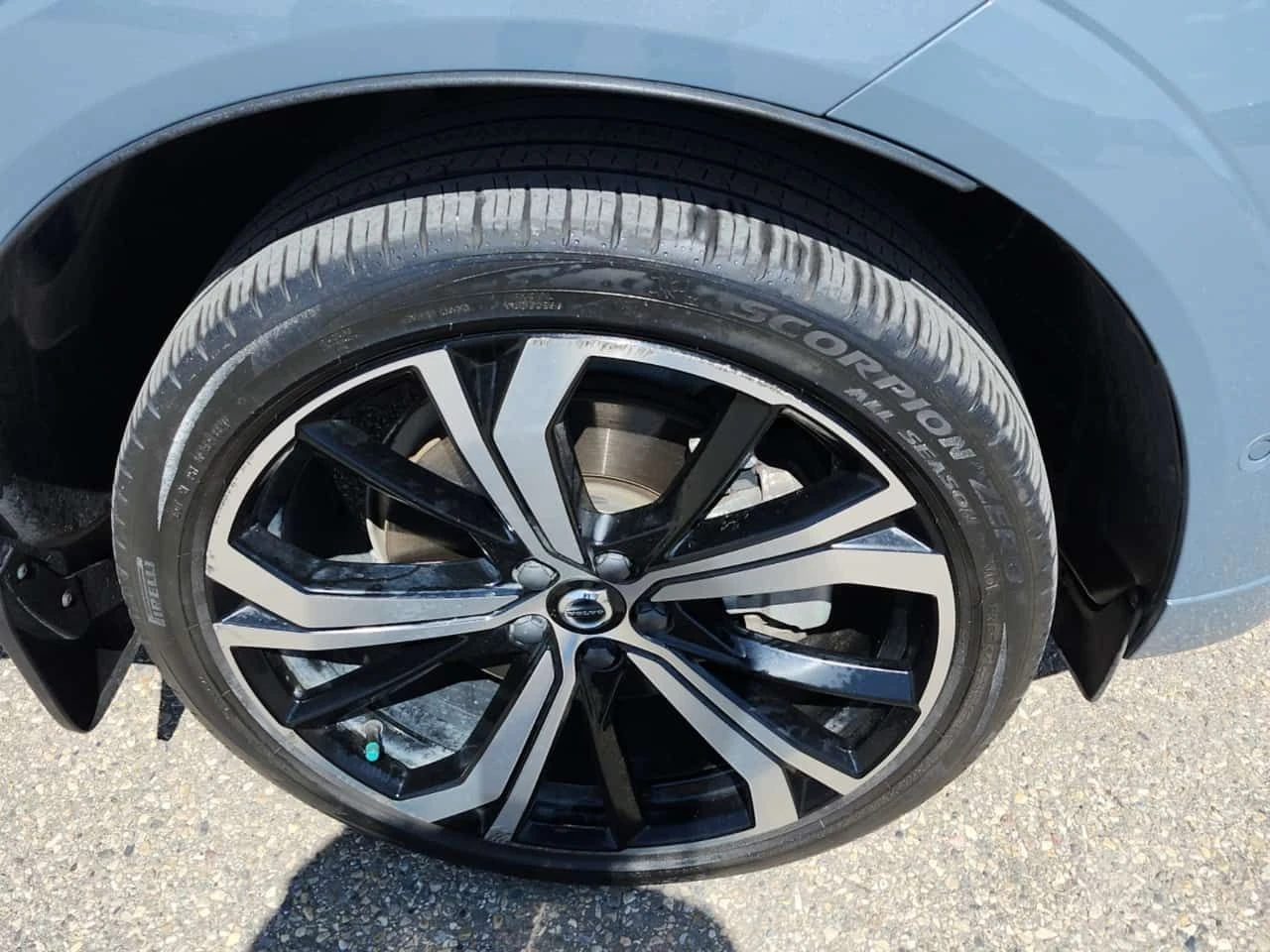 Volvo XC60 * R Design * ПАНОРАМА* KEYLESS* + ГУМИ * , снимка 6 - Автомобили и джипове - 54474032
