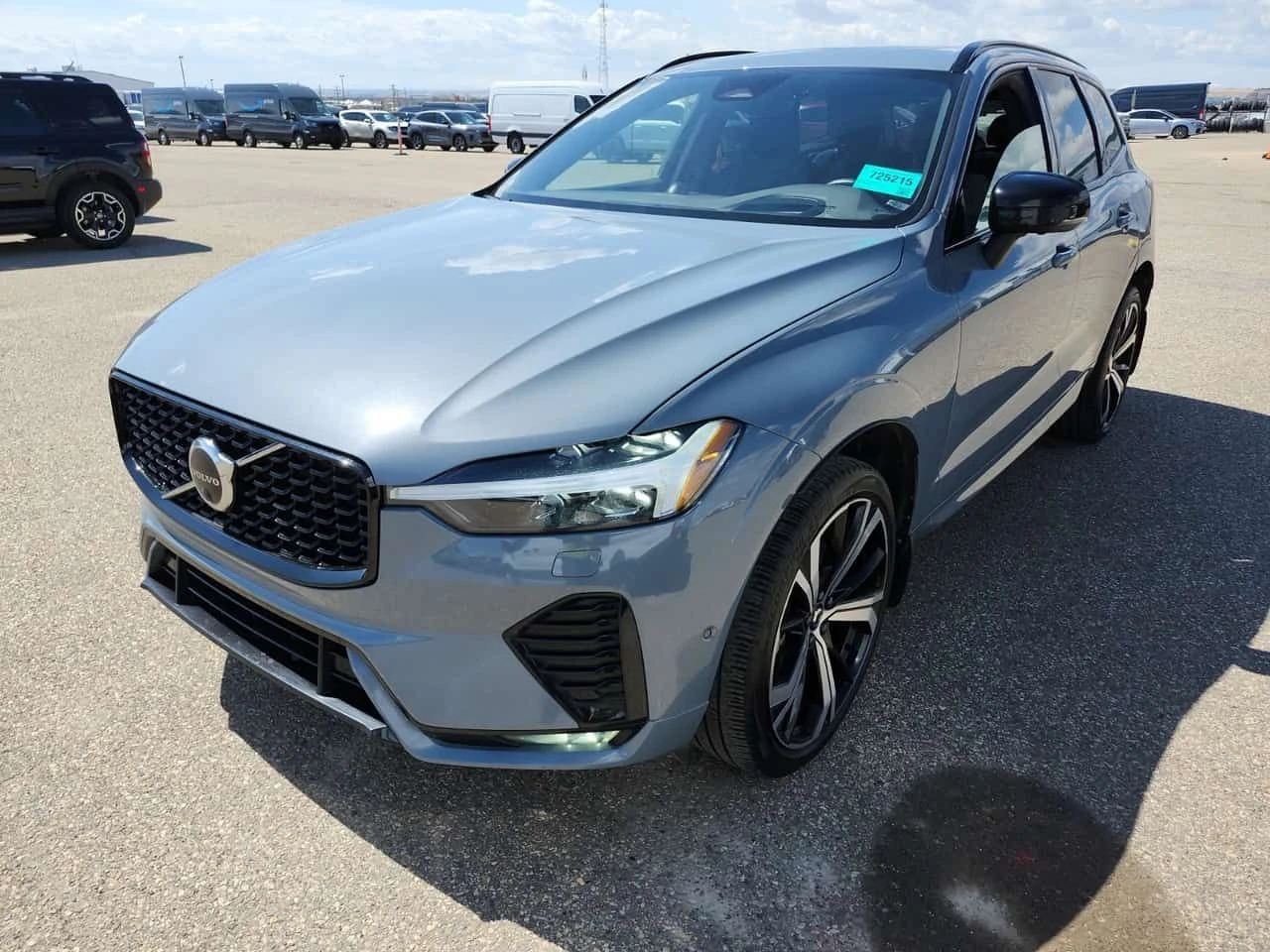 Volvo XC60 * R Design * ПАНОРАМА* KEYLESS* + ГУМИ * 