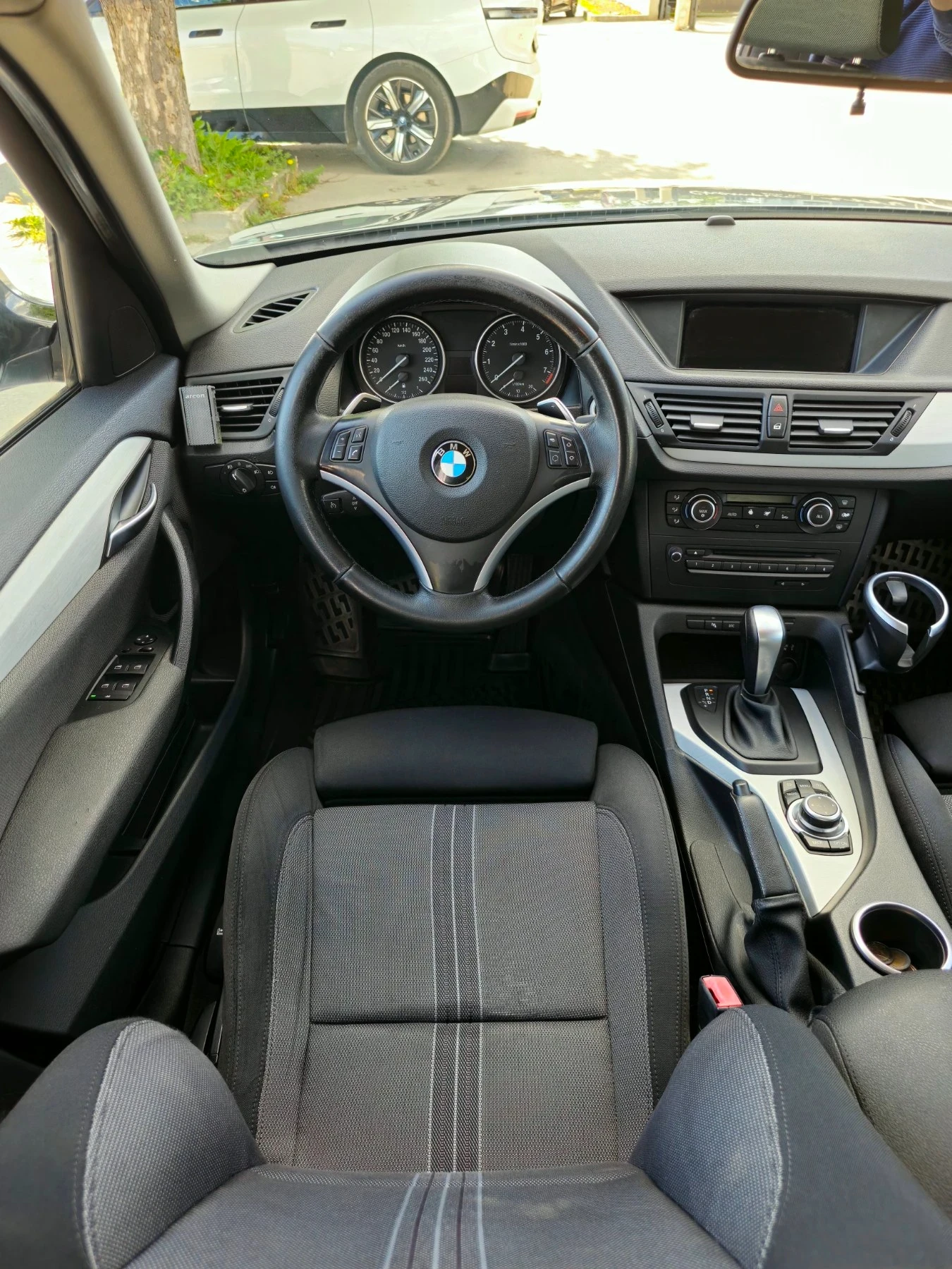 BMW X1, снимка 3 - Автомобили и джипове - 54598553