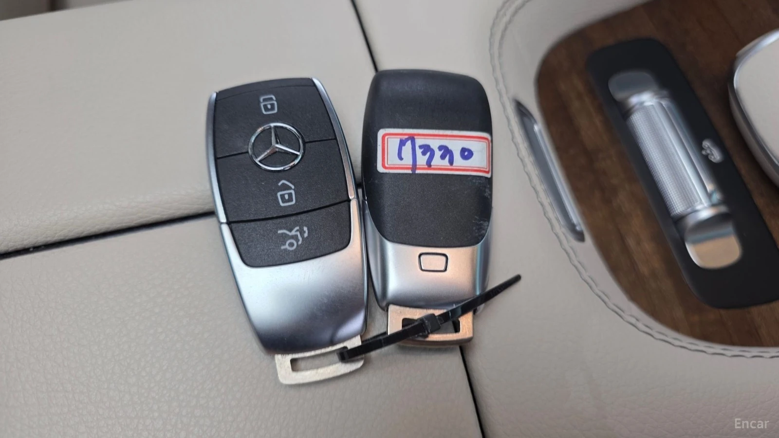 Mercedes-Benz GLE 450 AMG Line| AIR| DISTRO| ОБДУХ| 360| HUD| 3 AC| , снимка 14 - Автомобили и джипове - 56136210