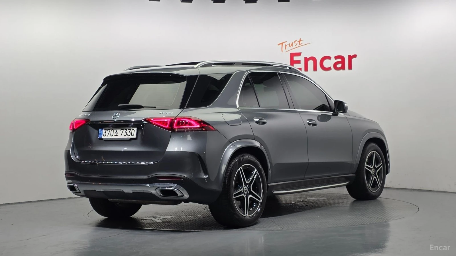 Mercedes-Benz GLE 450 AMG Line| AIR| DISTRO| ОБДУХ| 360| HUD| 3 AC| , снимка 2 - Автомобили и джипове - 56136210