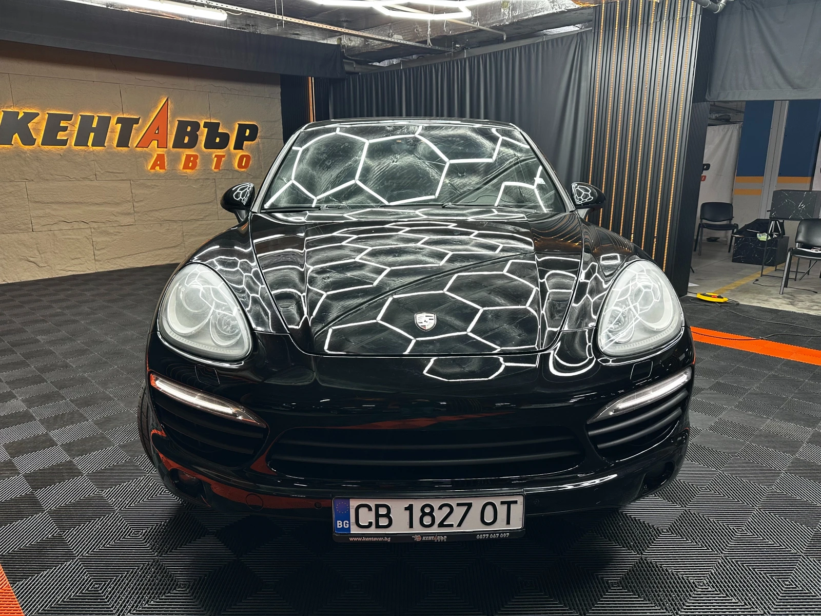 Porsche Cayenne 4.2TDI 385 к.с./Всички екстри/ЛИЗИНГ/БАРТЕР, снимка 3 - Автомобили и джипове - 56596604