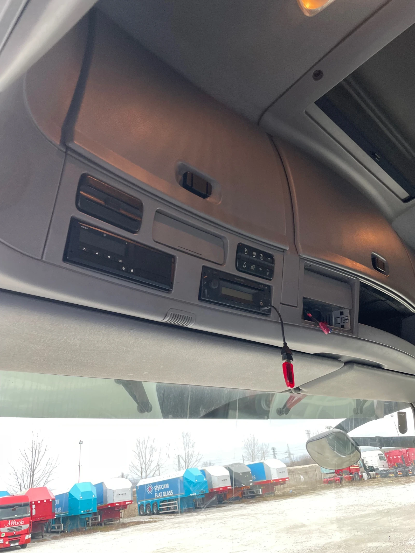 Mercedes-Benz 1844 MP3 - изображение 9