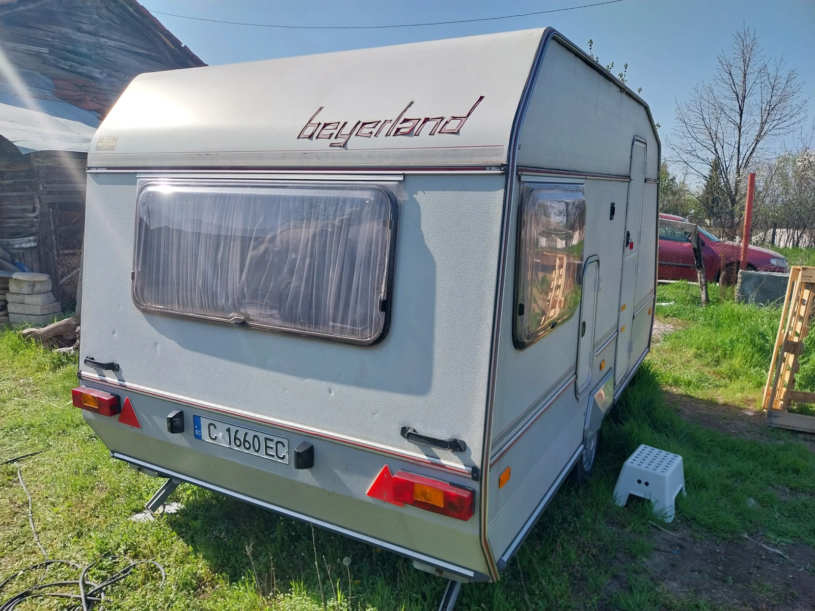 Каравана Beyerland Vitesse 400DD, снимка 2 - Каравани и кемпери - 54395479