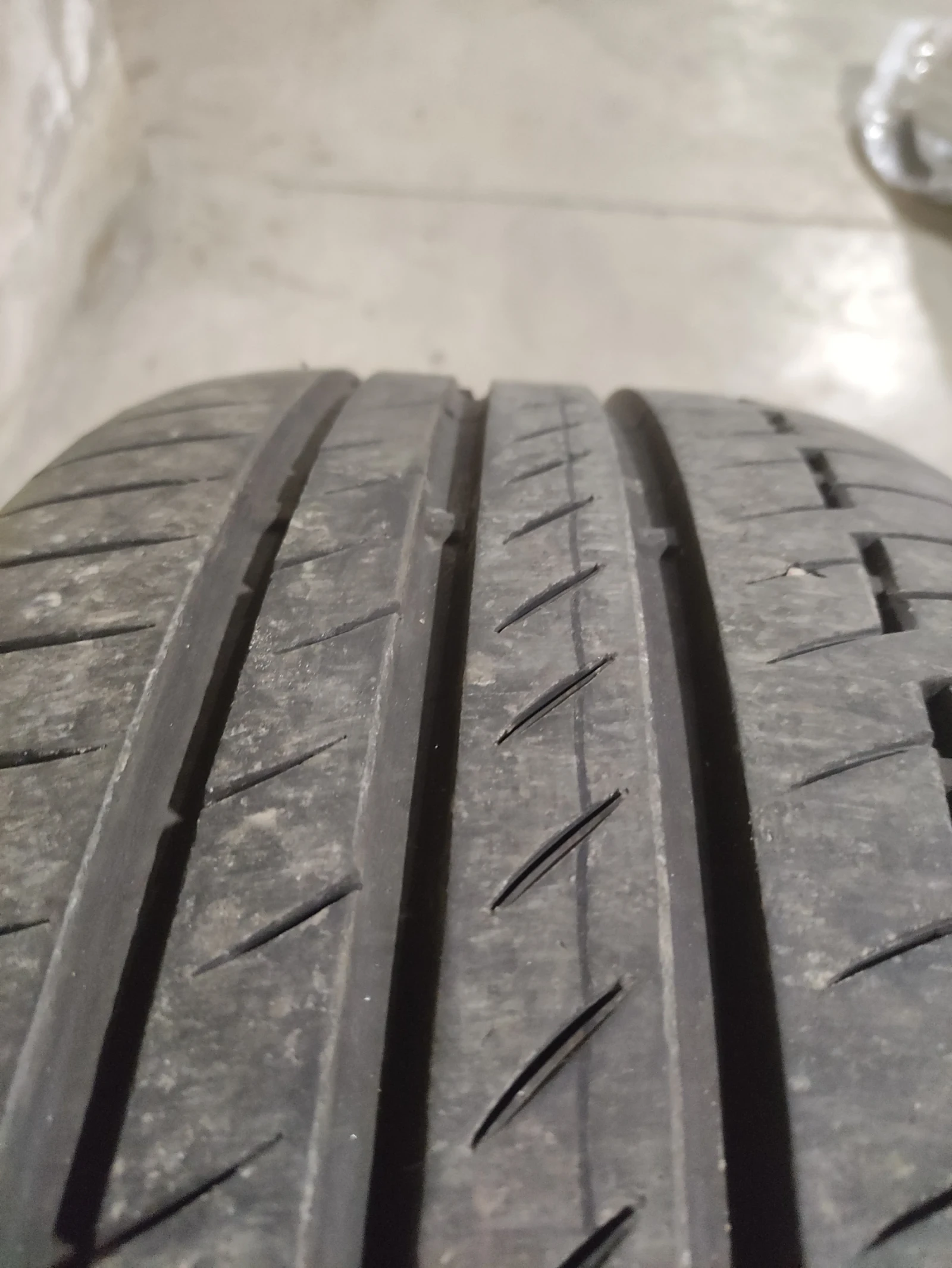 Гуми Летни 245/45R19, снимка 4 - Гуми и джанти - 55232880
