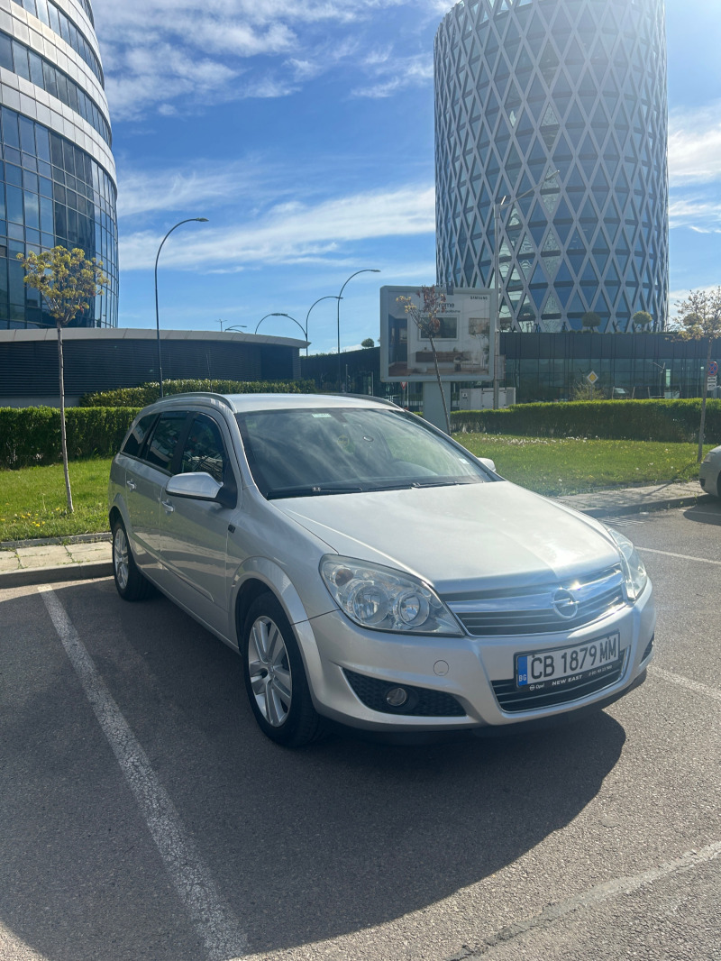 Opel Astra, снимка 1 - Автомобили и джипове - 45257416