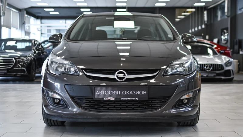 Opel Astra 1.4 Turbo Automatic, снимка 2 - Автомобили и джипове - 47923429